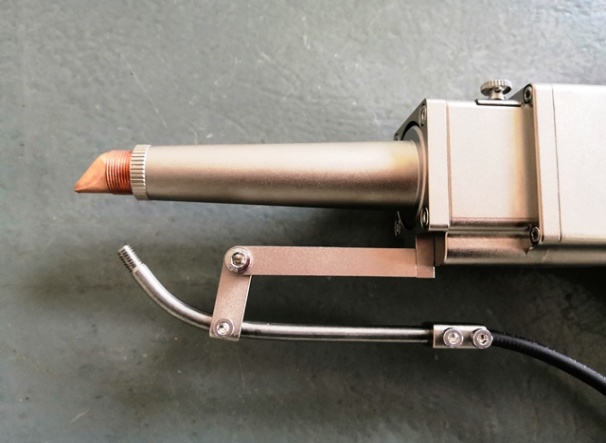 Automatic wire feeder on a laser welding machine